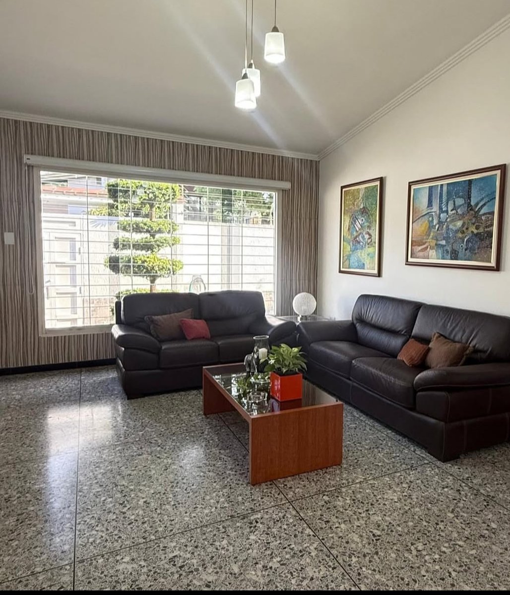 Casa en venta en Las Chimeneas - foto 1